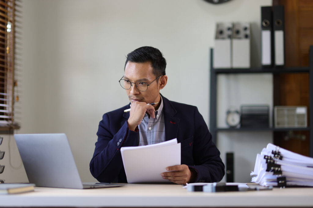 5 Signs of Information Hoarding at Work