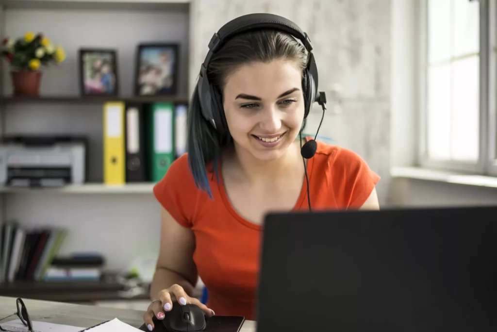 contact center employee woman with headset in hybrid work environment