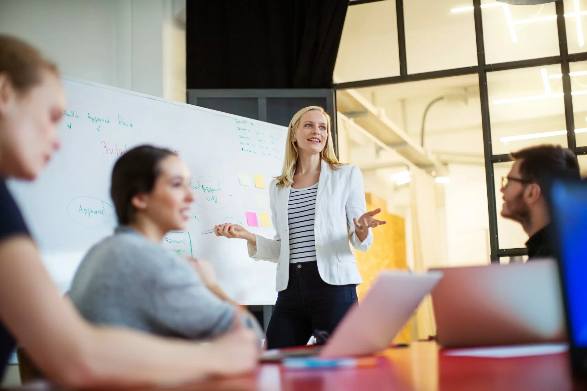 market researcher leading planning session knows how to keep stakeholders engaged