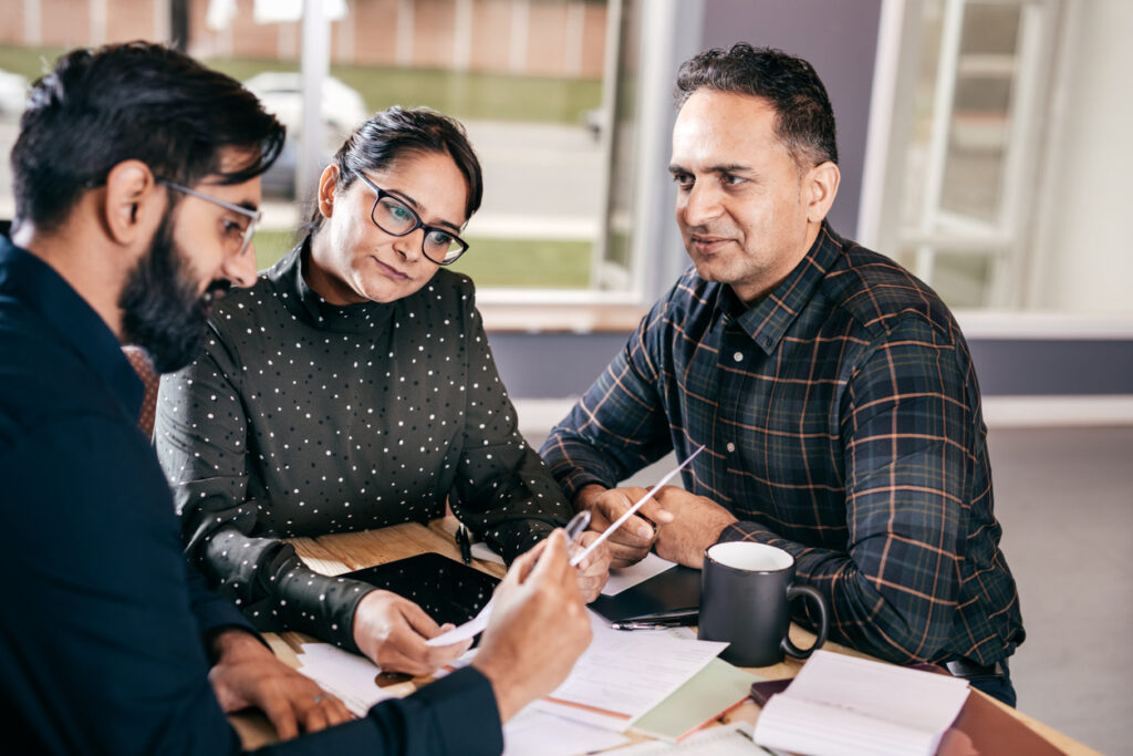 Washington State DRS Couple discussing business